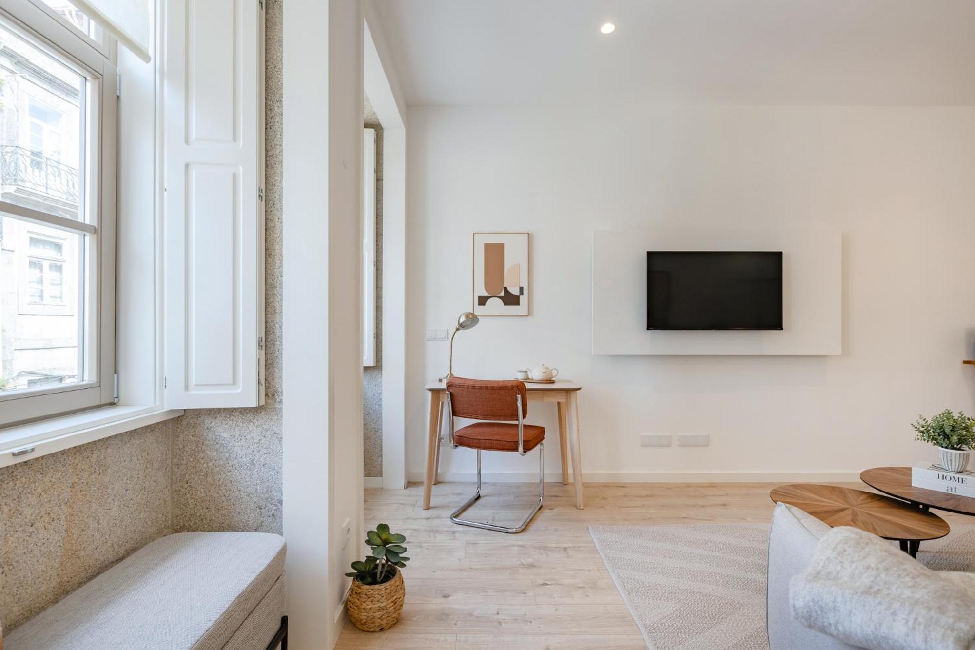 The Soft Escape At Boavista Flats Oporto